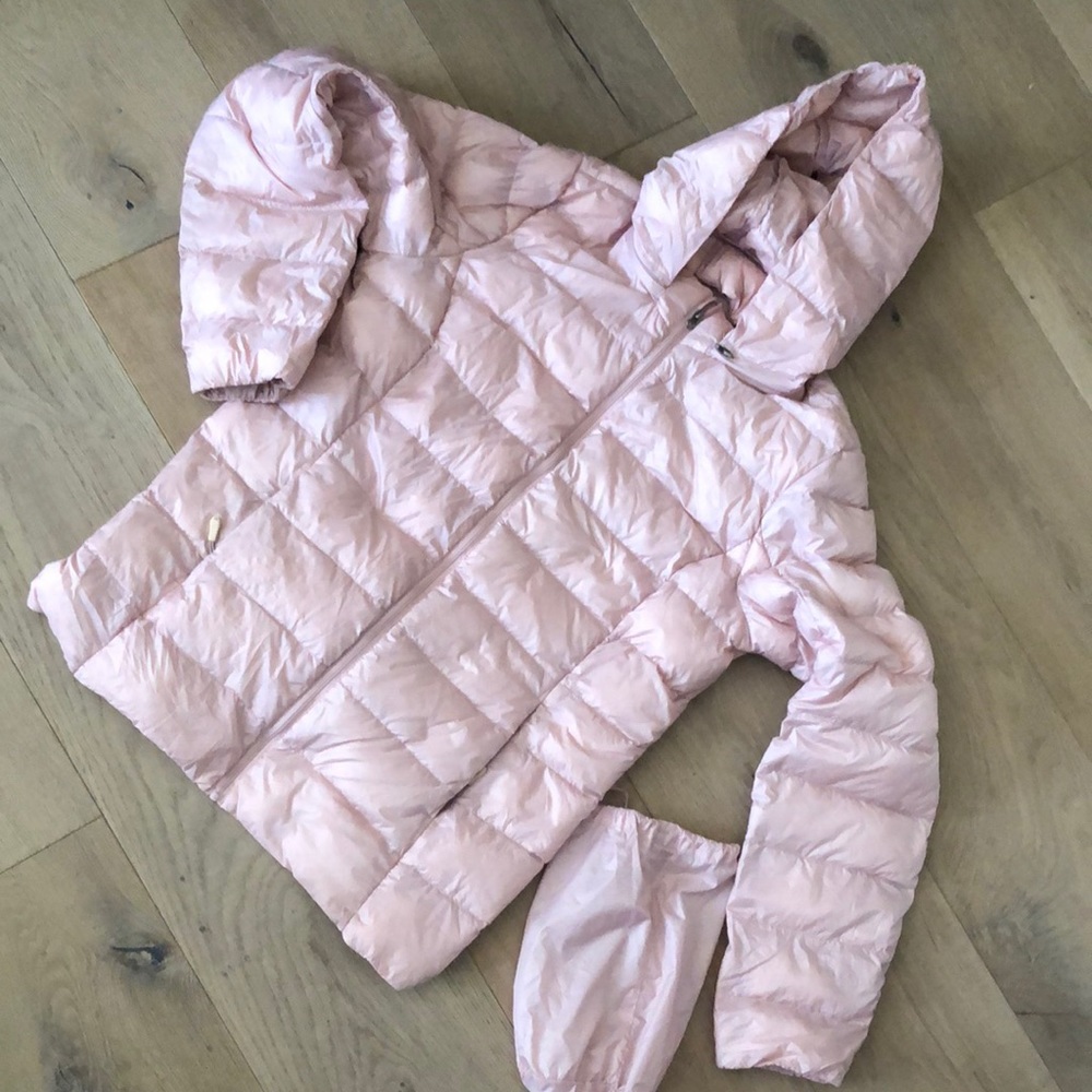 Light weight and packable down filled jacket